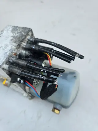 VW EOS Cabrio Verdeckmotor Verdeckpumpe Hydraulikpumpe  1Q0871789C - Bild 3