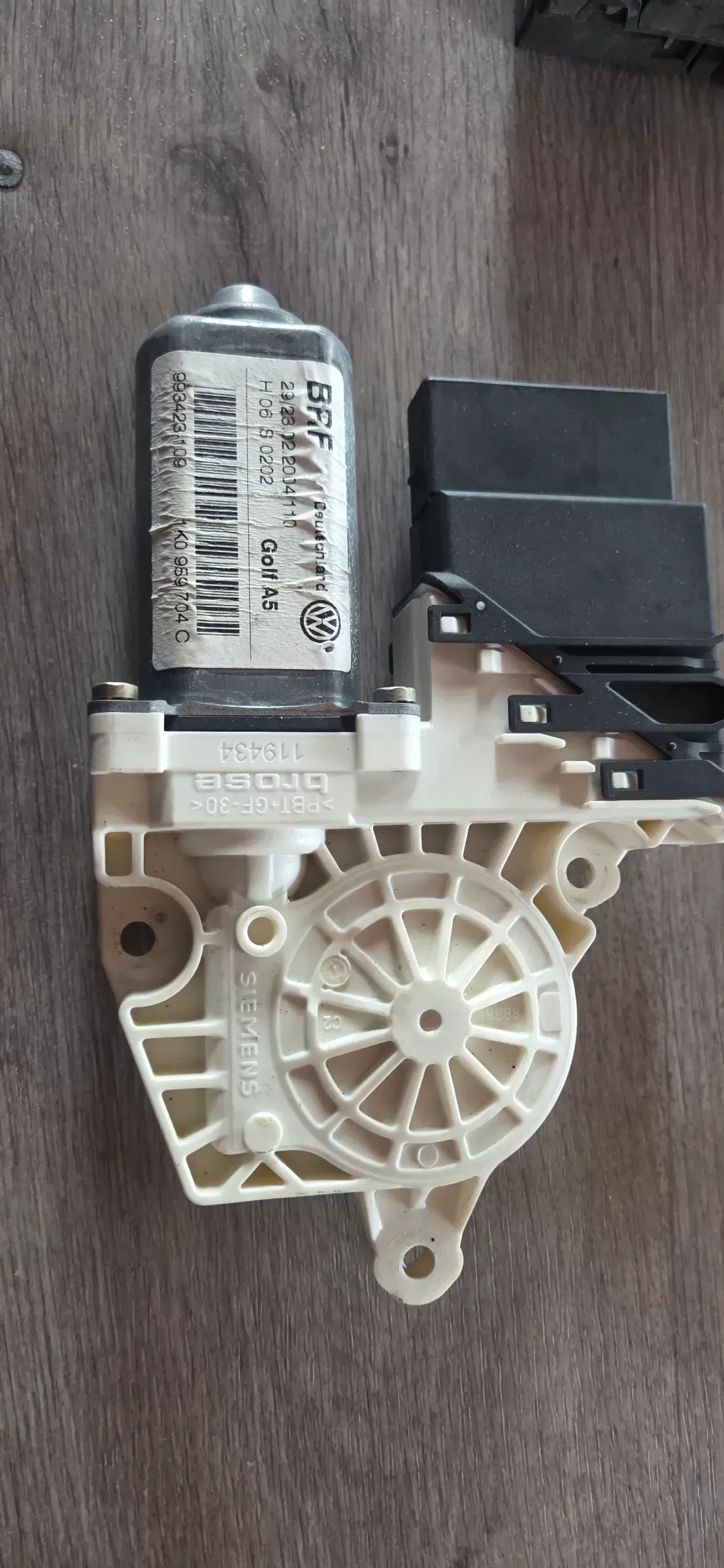 VW Golf V Fensterhebermotor hinten rechts  1K0959704C - Bild 1