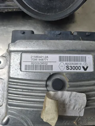 Renault Megane II 2 1,6l 16V Motorsteuergerät Set 8200509552 - Bild 4