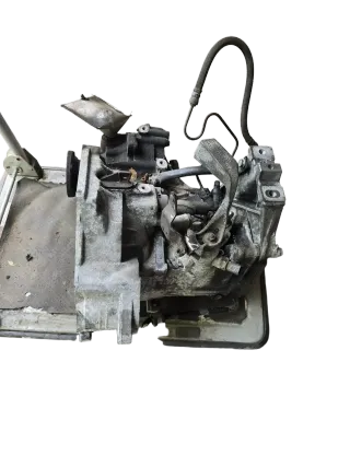 Getriebe Schaltgetriebe 5 Gang VW Beetle Golf Bora  FCH  1,6 / 75 KW - Bild 1