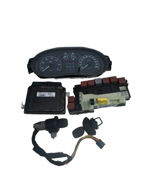 Background image for Renault Clio  II Motorsteuergerät Set 8200044453