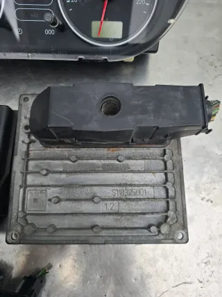 Ford Fiesta JD3 JH1 1,3i  Motorsteuergerät Set 4S6112A650KB - Bild 3