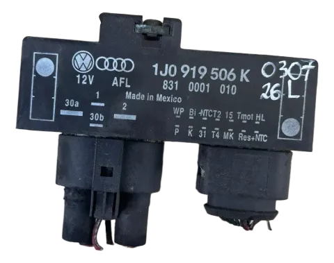 Background image for VW Golf 4 Audi A4 Lüfter Steuergerät 1J0919506K