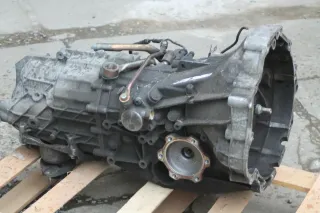 Getriebe Schaltgetriebe Audi A4 2.5 TDI 0A2300040F Bj´03 - Bild 4