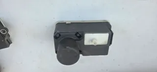 Zentralverriegelungspumpe ZV Pumpe Verriegelung 6N0962257A VW Polo 6N 94-01 - Bild 1