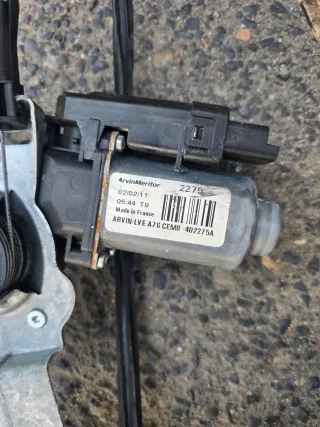 Fensterheber vorne links mit Fensterhebermotor für PEUGEOT 9673835380 402275A - Bild 4
