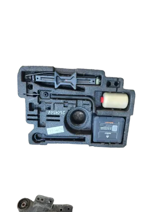 Bordverkzeug Wagenheber Radschlüssel 8200280582 Renault Megane II - Bild 1