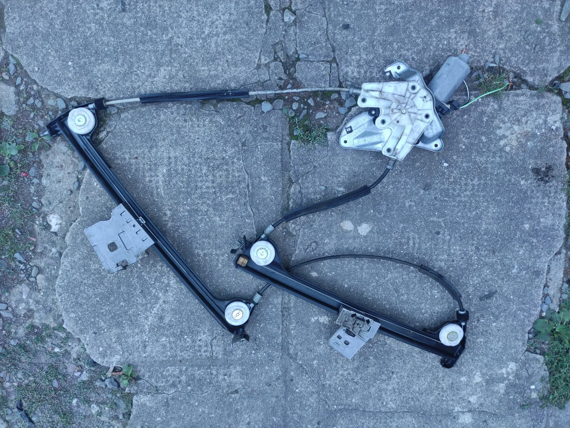 Mercedes Benz SLK MB R170 Fensterheber Vorne Rechts Beifahrerseite 0130821796 - Bild 1