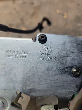 Heckklappenschloss ZV Stellmotor Schloss 2S7143102AC Ford Mondeo 3 III Limousine - Bild 4