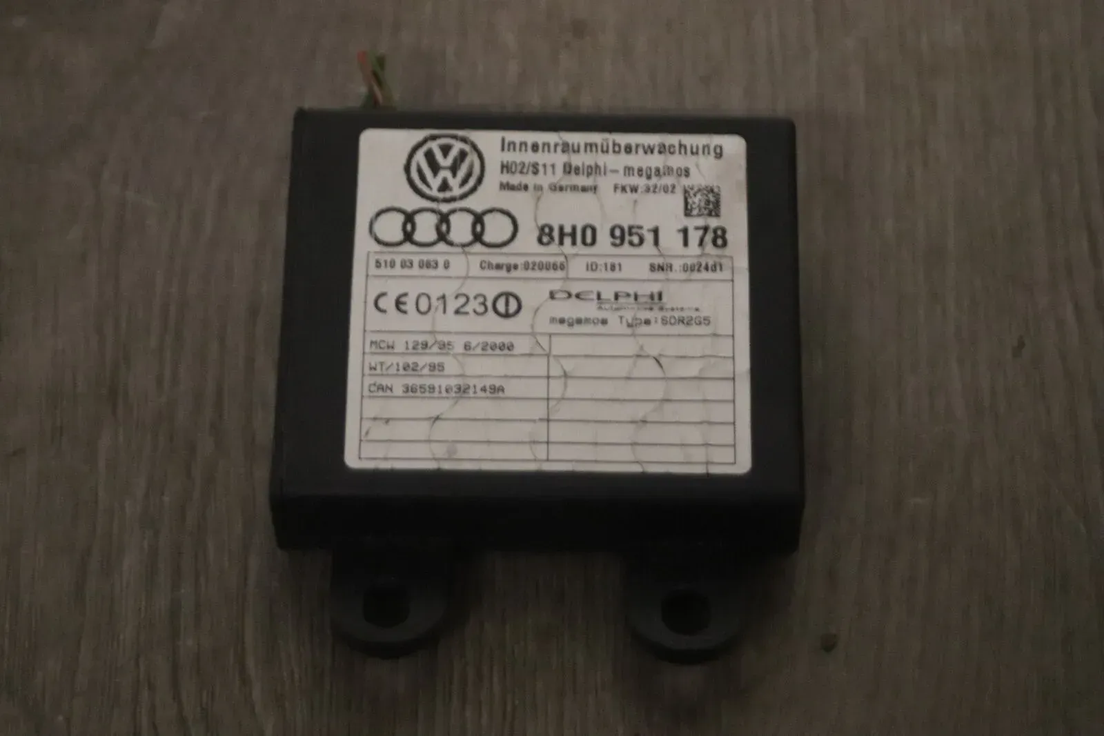 Audi A4 / S4 Cabrio Innenraumüberwachung Bewegungsmelder Steuergerät 8H0951178 - Bild 1