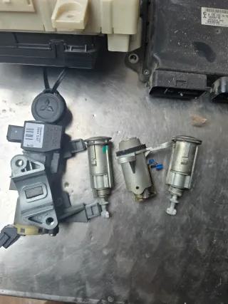 Mitsubishi Colt Motorsteuergerät Set Motor 1,5 Benzin A1351507679 - Bild 2