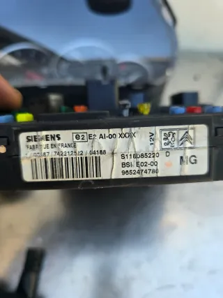 Motorsteuergerät Einspritzung Peugeot 206 0261207477 Satz - Bild 3