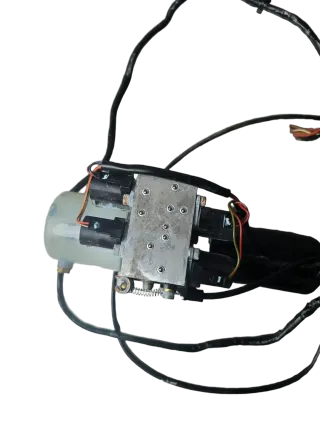 VOLVO C70  CABRIO Hydraulikpumpe DAI1-106783 09466628 - Bild 2