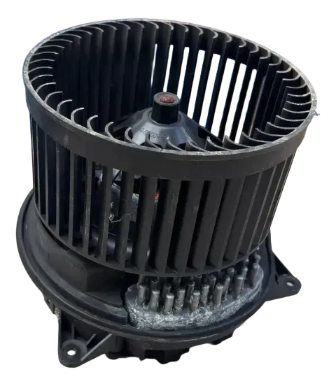 Background image for Ford Mondeo MK3 Gebläsemotor Heizung 3S7H18456AB