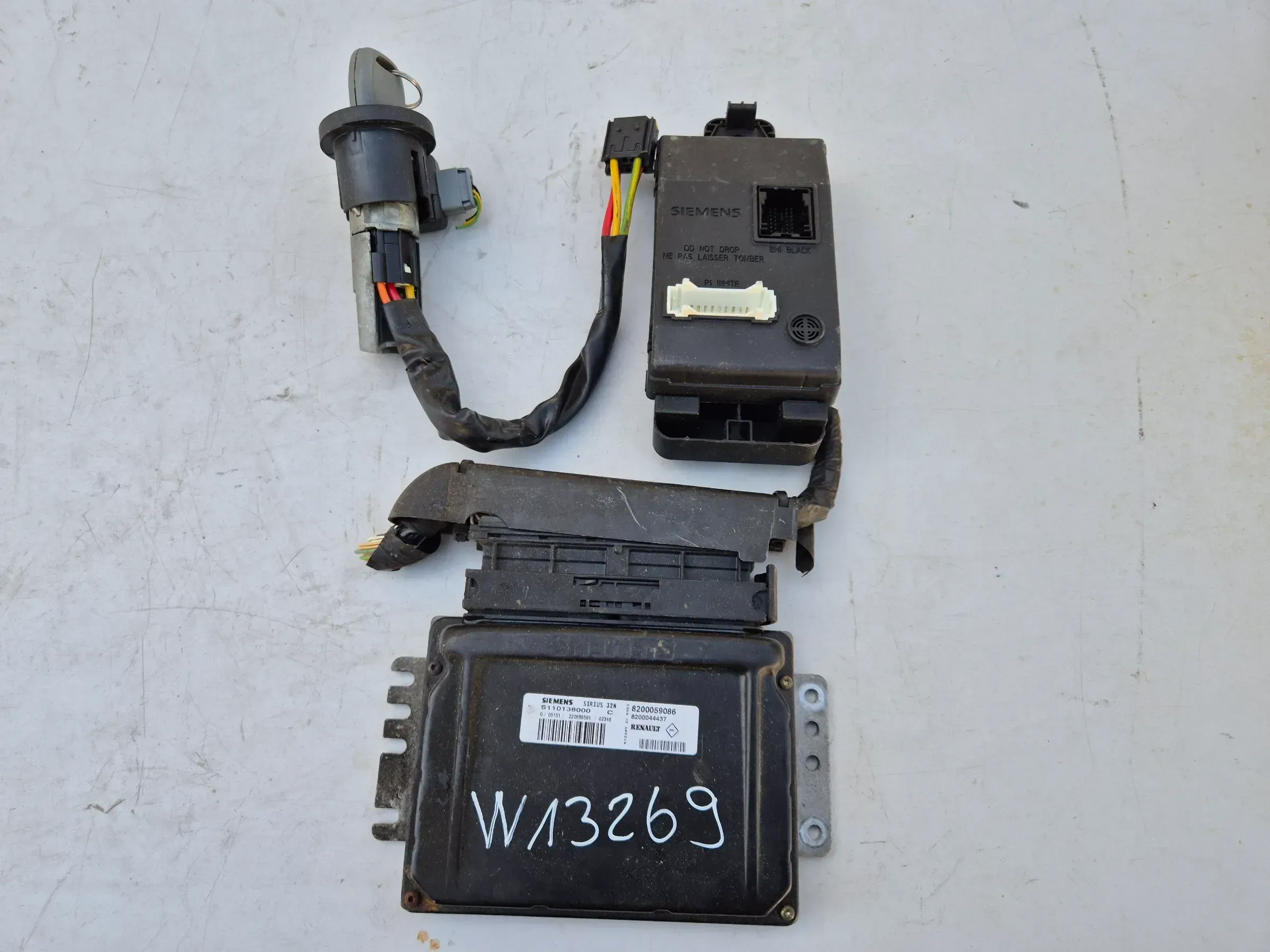 Original Renault Twingo /  Motorsteuergerät  8200059086 / S110138000 - Bild 1