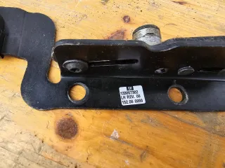 OPEL Astra H Twintop Beifahrerseite 133067302 Halterung Variodach Halter verdeck - Bild 2