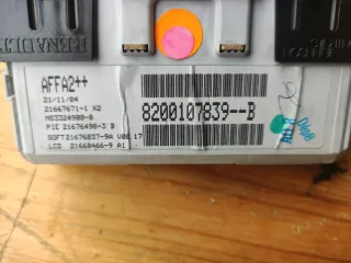 Renault Megane 2 Bordcomputer   Radiodisplay 8200107839 - Bild 3