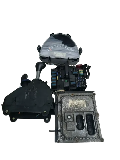 Background image for Smart ForTwo 450 Motorsteuergerät Set Bosch  0261205004 0003107V006