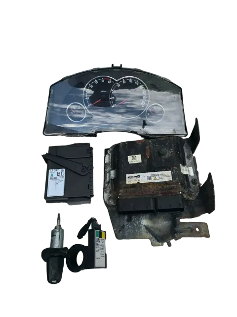 Background image for Opel Meriva A Motorsteuergerät Satz 1,7 Z17DTR  98002896
