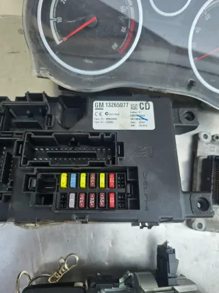 Opel Corsa D Z12XEP  Motorsteuergerät Satz 0261208940 55557933 AX - Bild 3