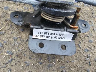 Original VW Verdeckverschluss Dachverschluss Beetle Cabrio 1Y0871383A - Bild 3